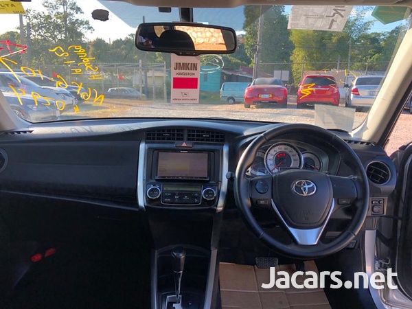 Toyota Fielder 1,8L 2012-9