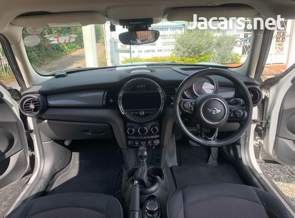 Mini Cooper 1,5L 2016-10