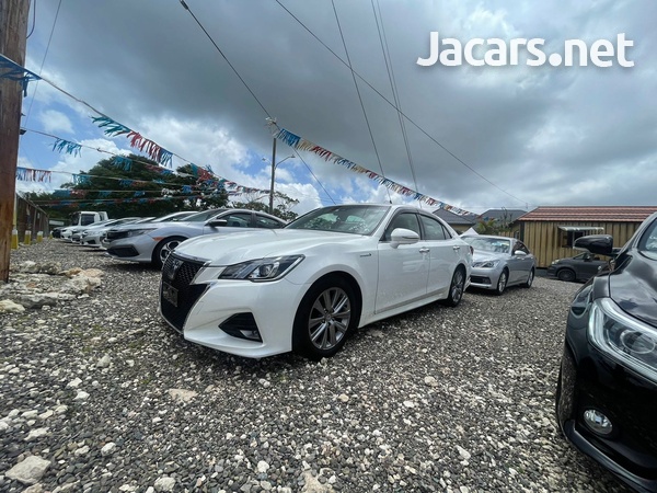 Toyota Crown 2,5L 2017-1