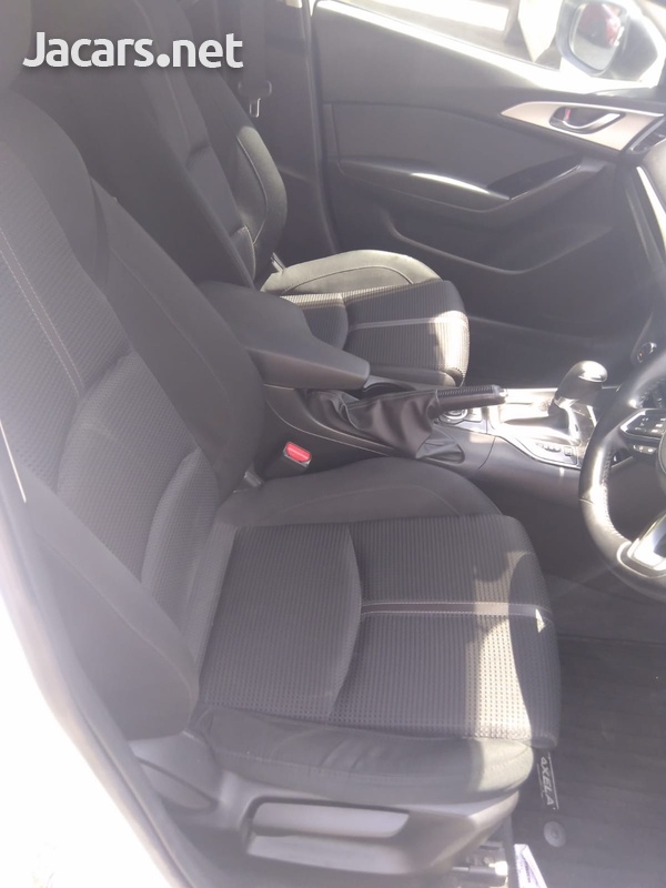 Mazda Axela 2,0L 2016-6