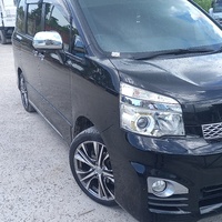 Toyota Voxy 2,0L 2013 Toyota Voxy 2,0L 2013