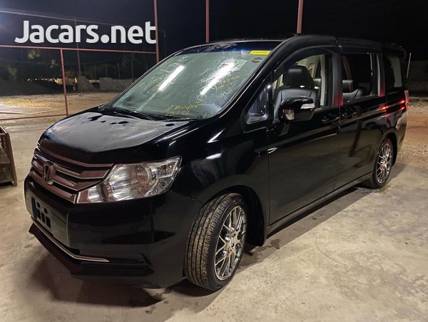 Honda Stepwgn 2,0L 2014-5