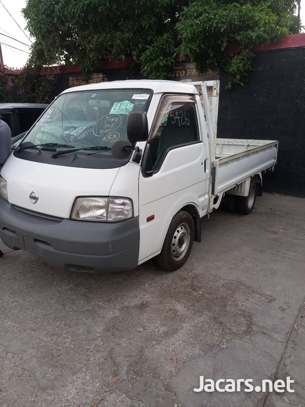 2013 Nissan Vannette Truck with long bed-1