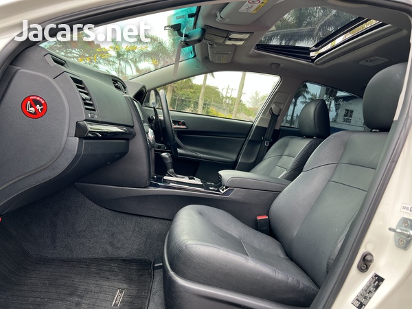 Toyota Mark X 2,5L 2013-8