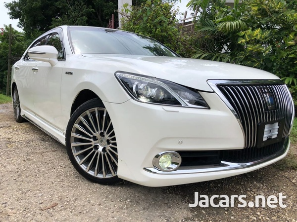 Toyota Crown 3,5L 2016-1