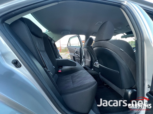 Toyota Mark X 2,5L 2017-6