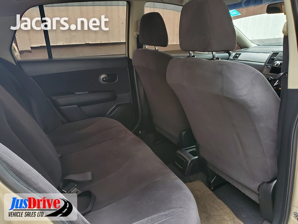 Nissan Tiida 1,5L 2010-8