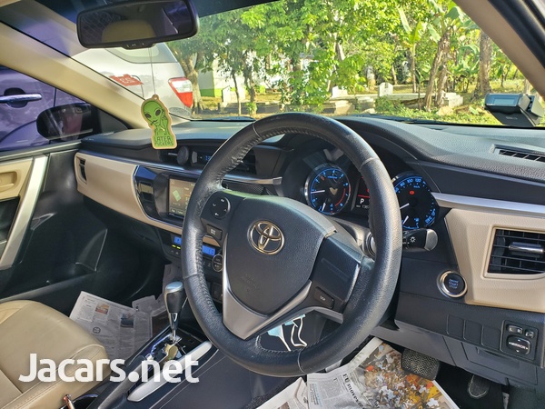 Toyota Corolla Altis 1,6L 2014-5