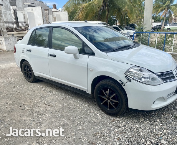 Nissan Tiida 1,5L 2011-8