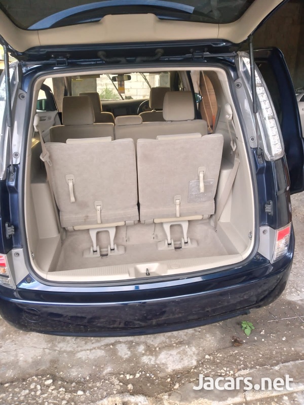Toyota Isis 1,8L 2014-9