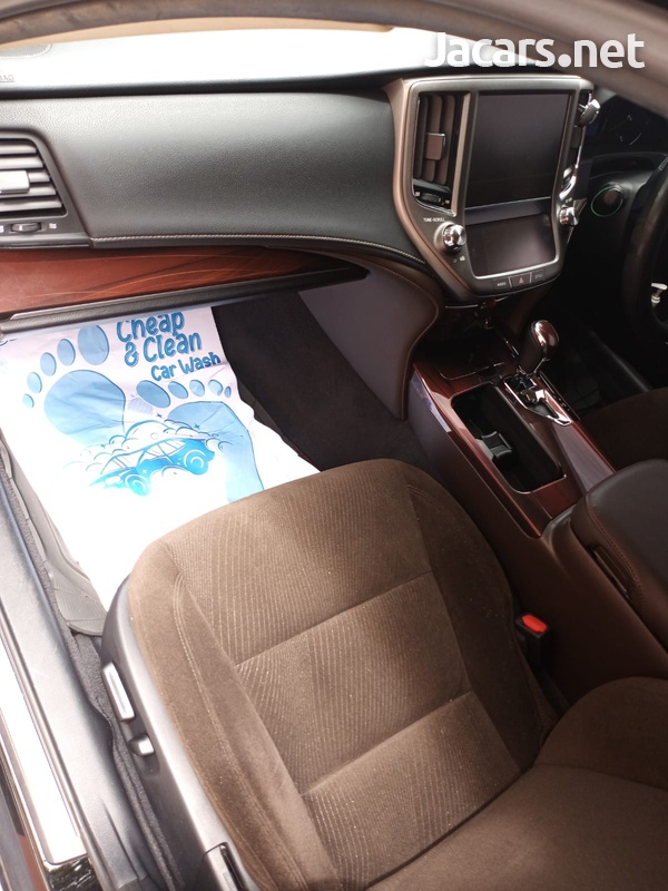 Toyota Crown 3,0L 2014-11