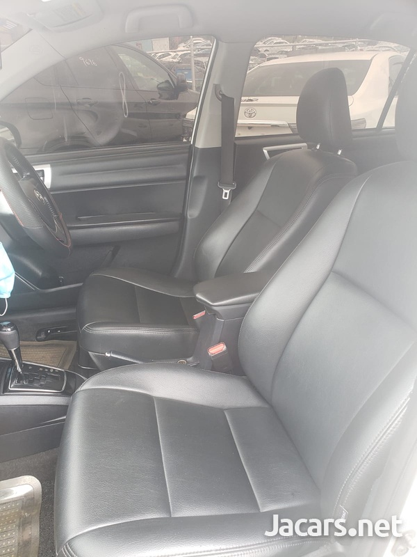 Toyota Axio 1,5L 2015-6