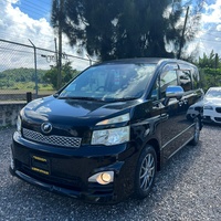 Toyota Voxy 2,0L 2013 Toyota Voxy 2,0L 2013