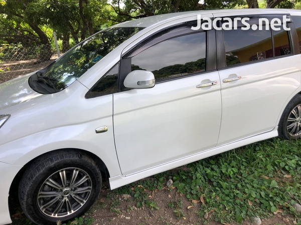 Toyota Isis 1,8L 2013-3