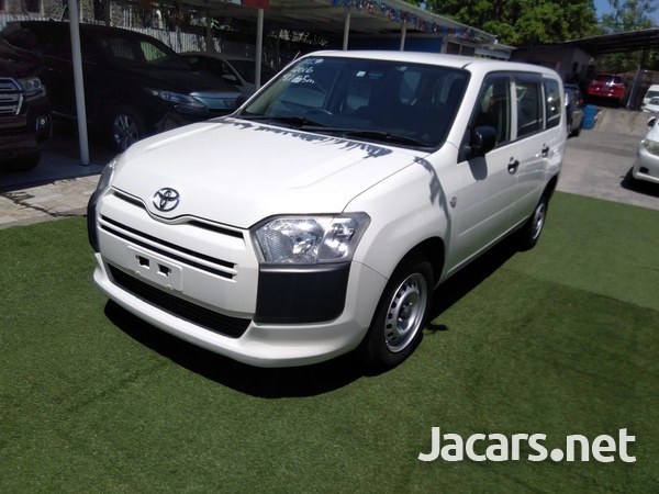 Toyota Probox 1,5L 2016-3