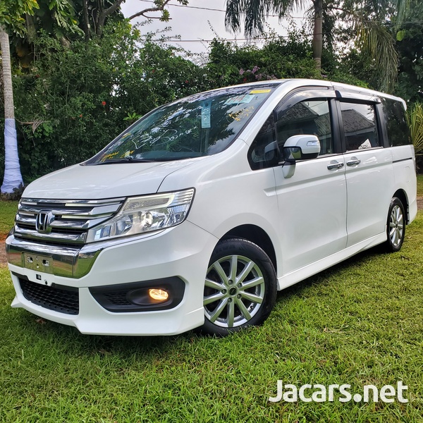 Honda Stepwgn Spada 2,0L 2013-1