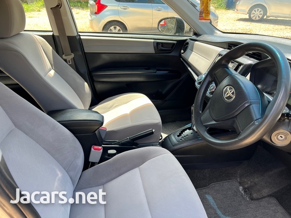 Toyota Axio 1,5L 2013-6