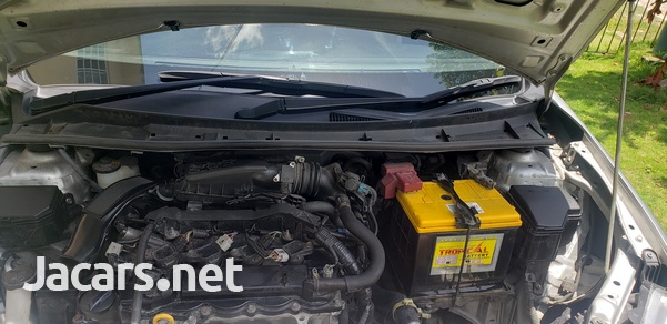 Toyota Axio 1,3L 2014-9