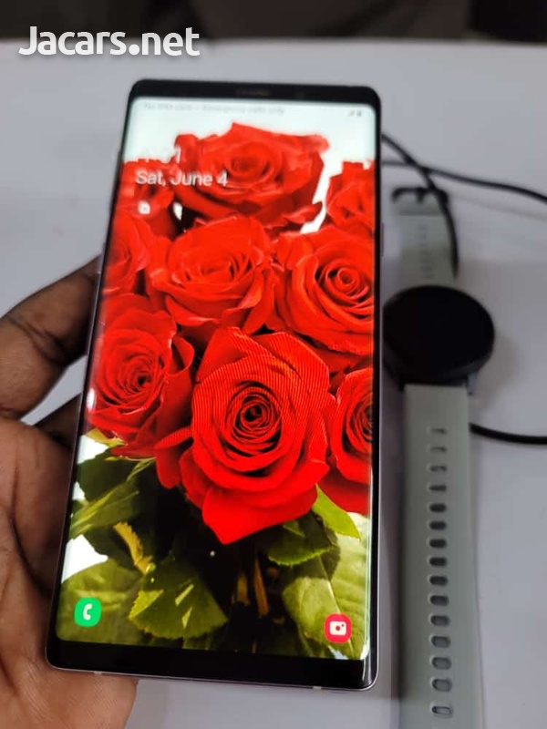 Samsung Galaxy Note 9 with gear watch-4