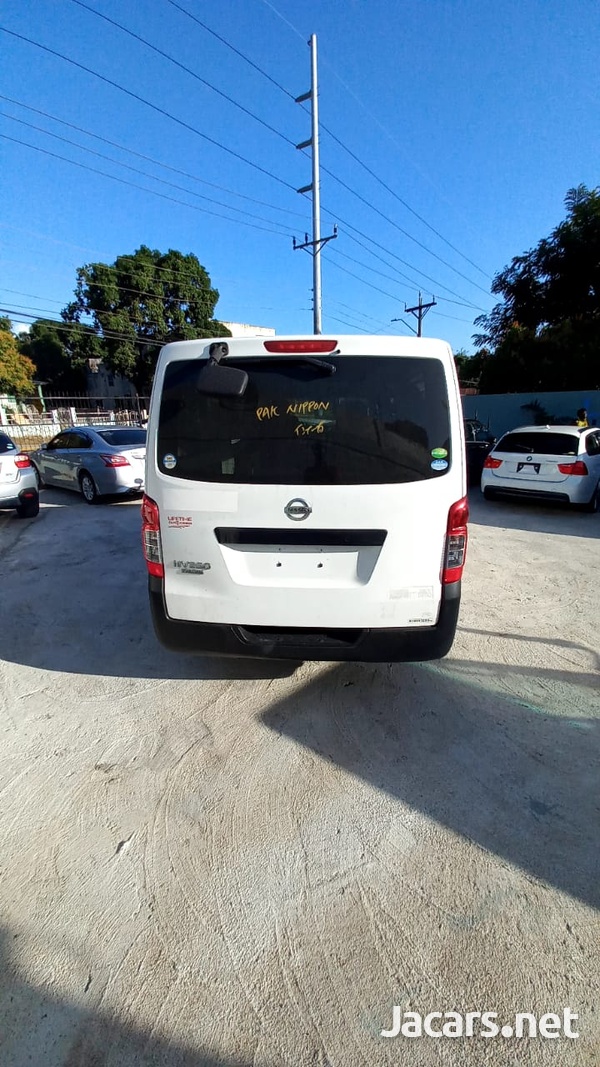 Nissan Caravan 2,5L 2016-5
