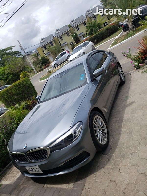 BMW 5-Series 2,0L 2017-1