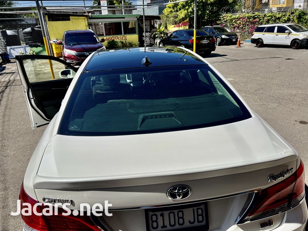 Toyota Crown 2,5L 2014-9