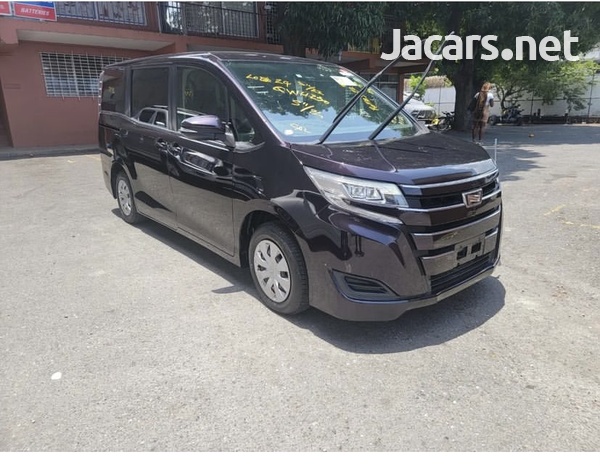 Toyota Noah 2,0L 2018-1