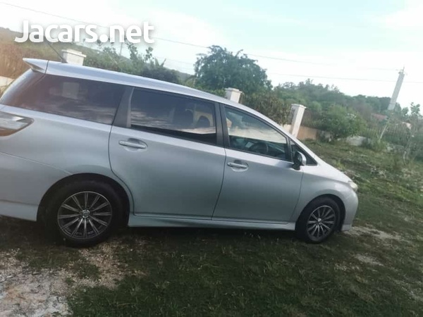 Toyota Wish 2,0L 2014-4