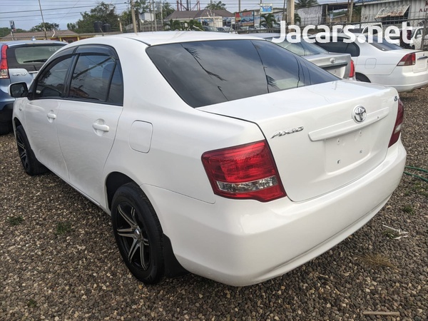 Toyota Axio 1,5L 2010-4