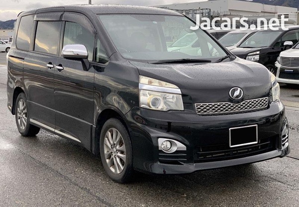 Toyota Voxy 2,0L 2013-1