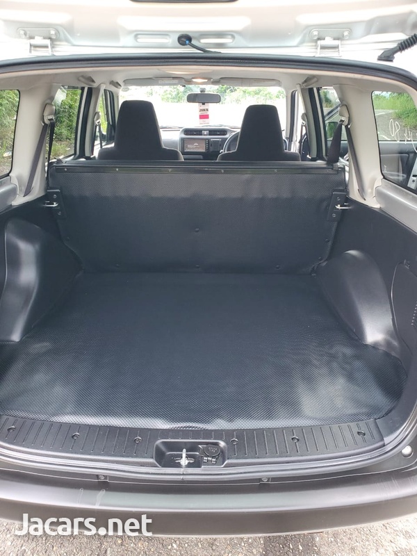 Toyota Probox 1,5L 2016-12