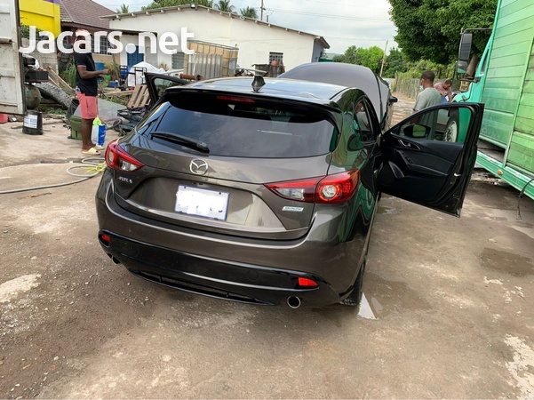 Mazda Axela 2,0L 2014-6