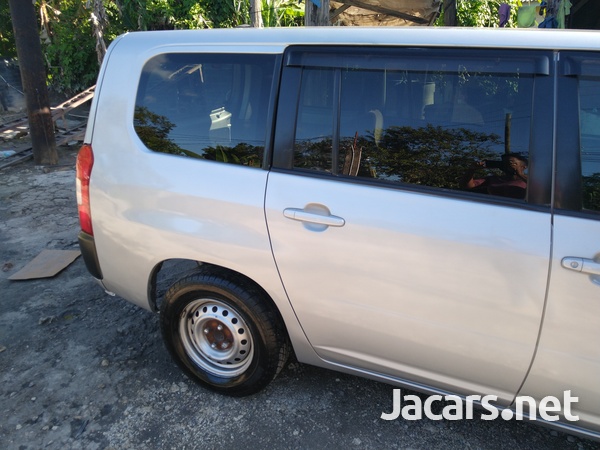 Toyota Probox 1,5L 2013-7