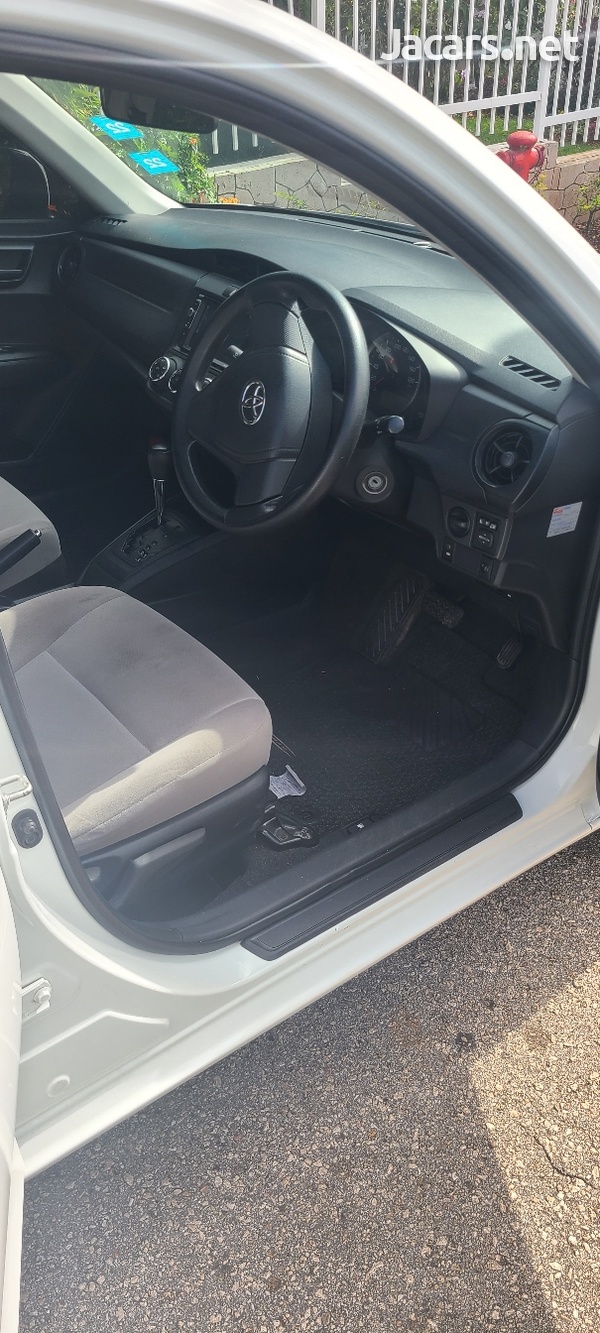Toyota Axio 1,5L 2015-7