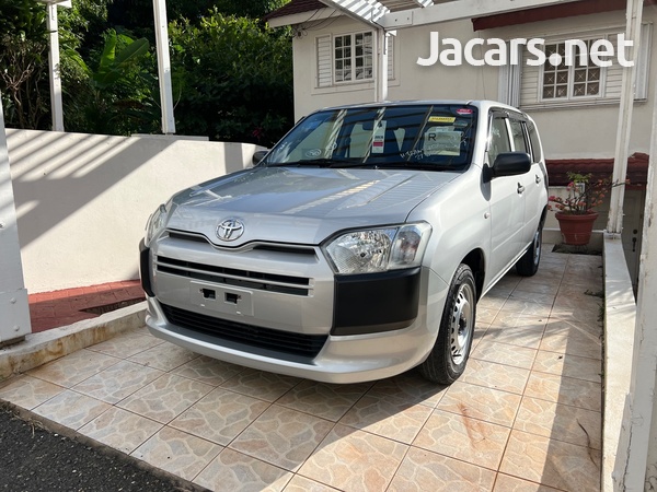 Toyota Probox 1,3L 2018-1