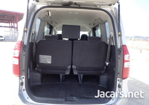 Toyota Noah 2,0L 2013-5