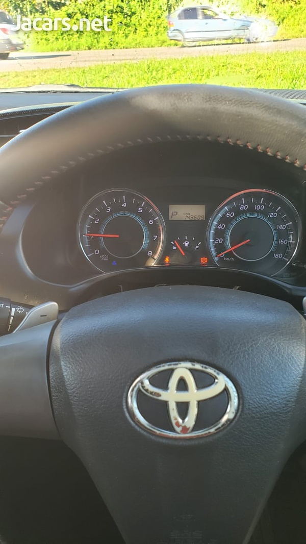 Toyota Wish 1,8L 2011-7