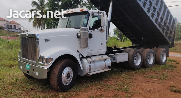 International 9900i-2