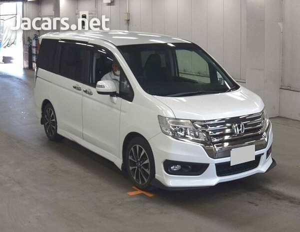 Honda Stepwgn Spada 2,0L 2013-3