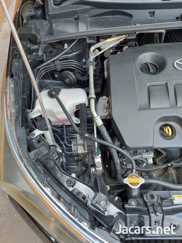 Toyota Corolla Altis 1,6L 2014-1