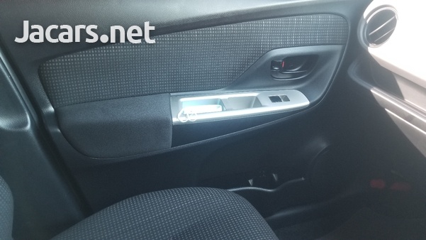 Toyota Vitz 1,3L 2014-10
