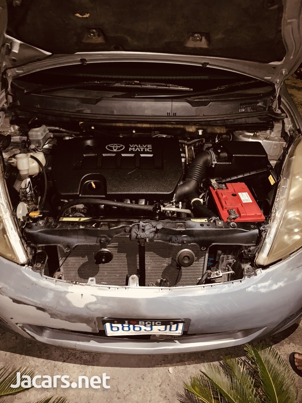 Toyota Isis 1,8L 2010-5