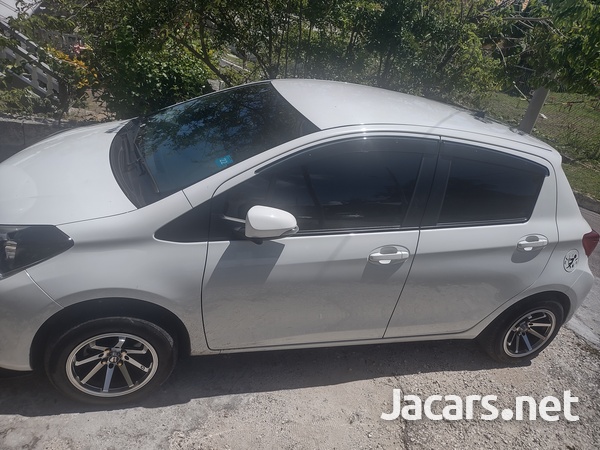 Toyota Vitz 1,5L 2015-5