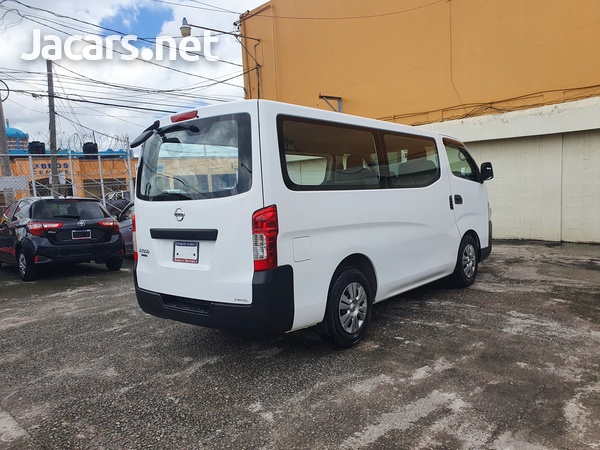 Nissan Caravan 2016-7