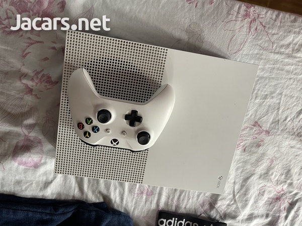 X Box 1S-4