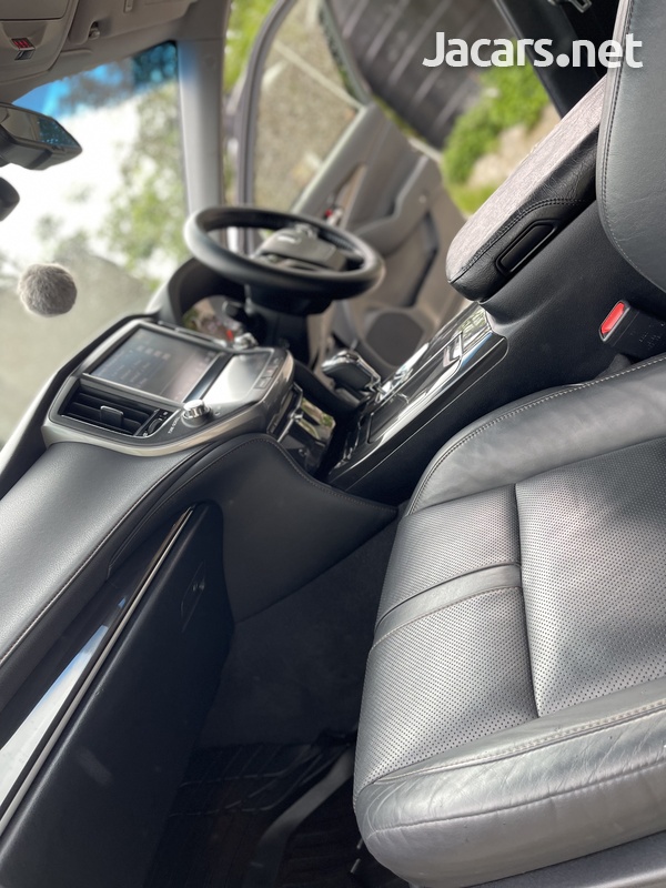 Toyota Crown 2,5L 2013-4