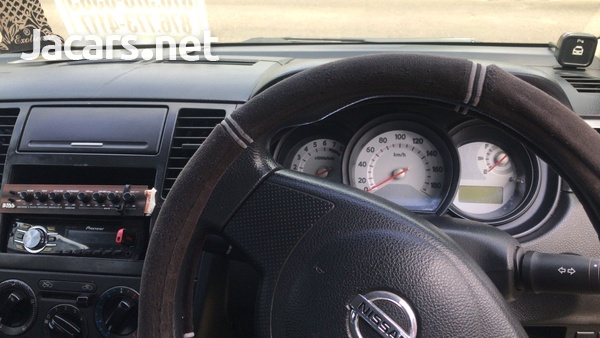 Nissan Tiida 1,8L 2010-9