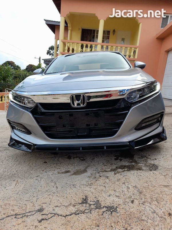 Honda Accord 1,5L 2020-12