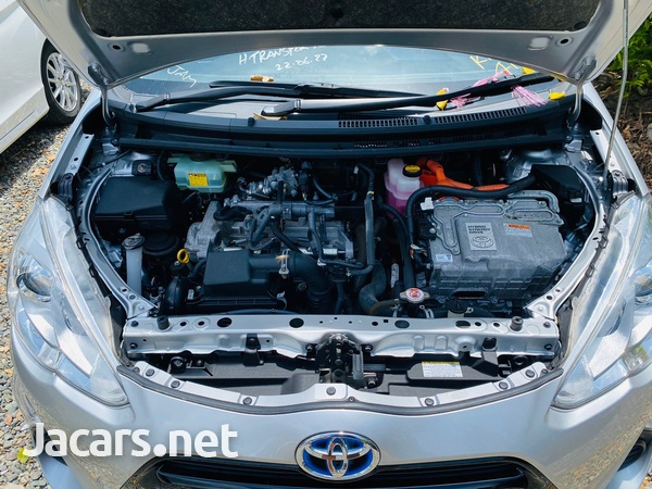 Toyota Aqua 1,5L 2017-8