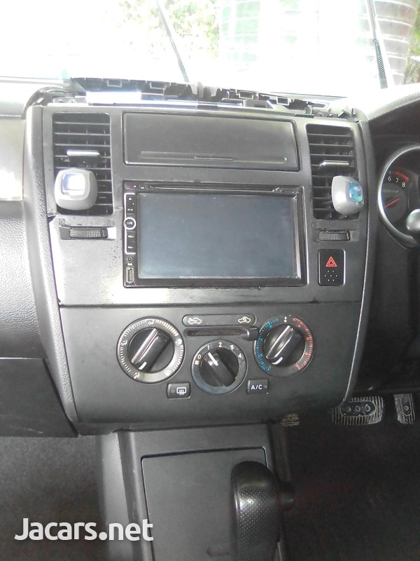 Nissan Tiida 1,5L 2007-4